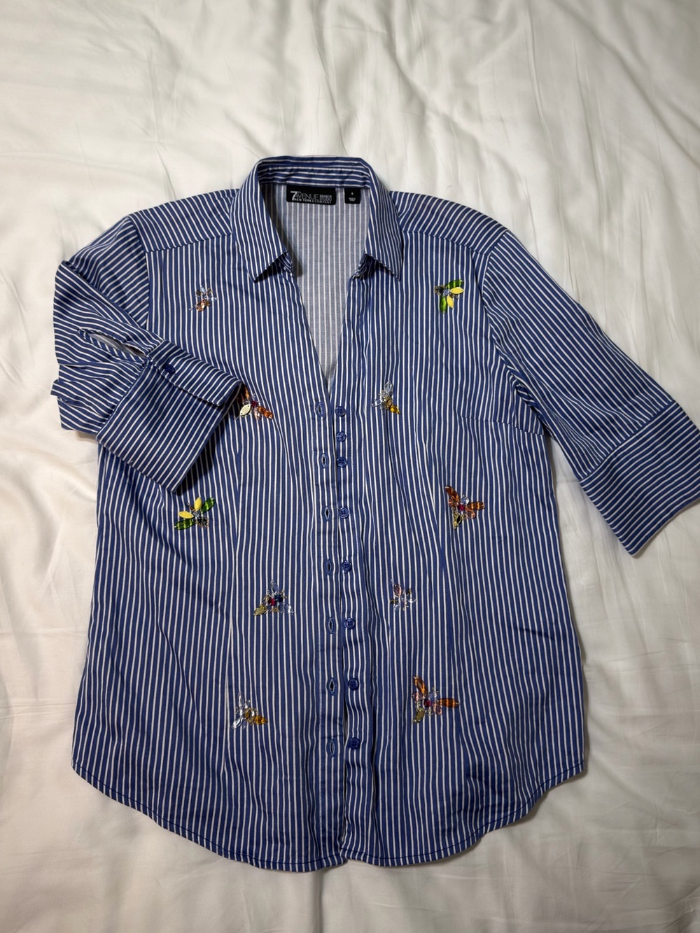 New York & Company Striped Blue Embroidered Button-Up Shirt Small